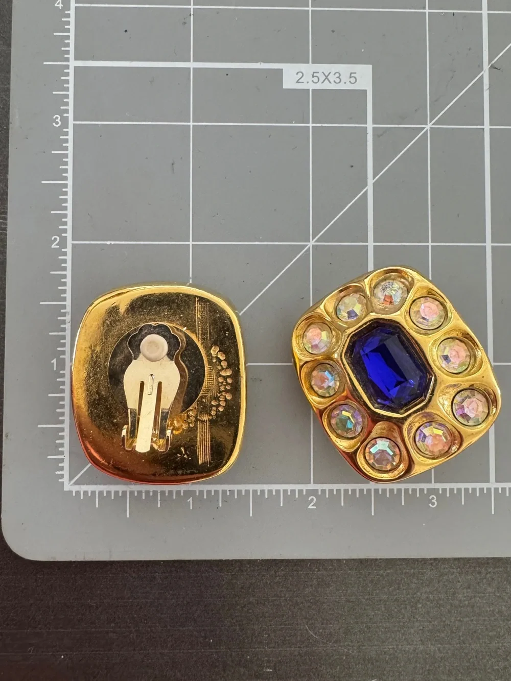 N/A elegant gold